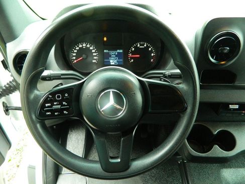 Used 2022 Mercedes-Benz Sprinter 2500 image 17