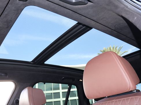 Used 2023 BMW X5 M50i w/ Executive Package image 5