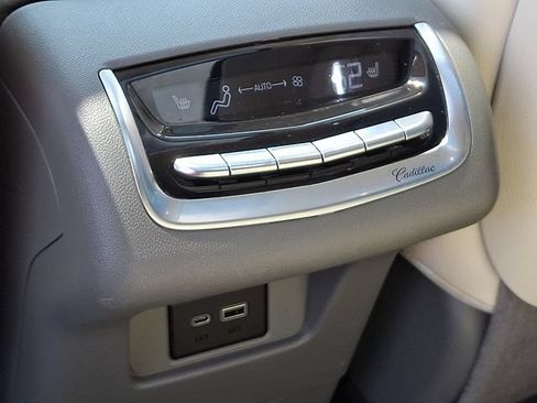 Used 2021 Cadillac XT6 Premium Luxury AWD/4WD image 9