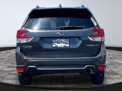 Used 2021 Subaru Forester Premium AWD/4WD image 5
