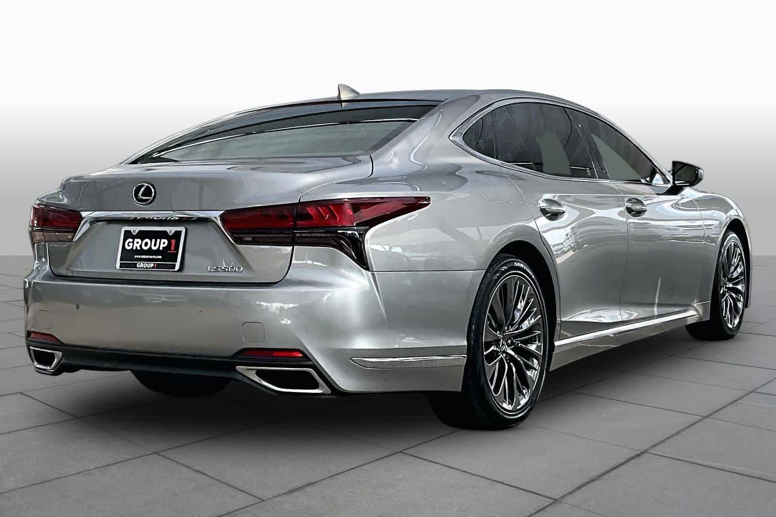 Used 2023 Lexus LS 500 w/ Accessory Package (Z2) RWD image 13