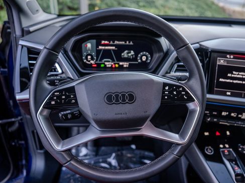 Used 2023 Audi Q4 e-tron Premium Plus w/ Premium Plus image 5