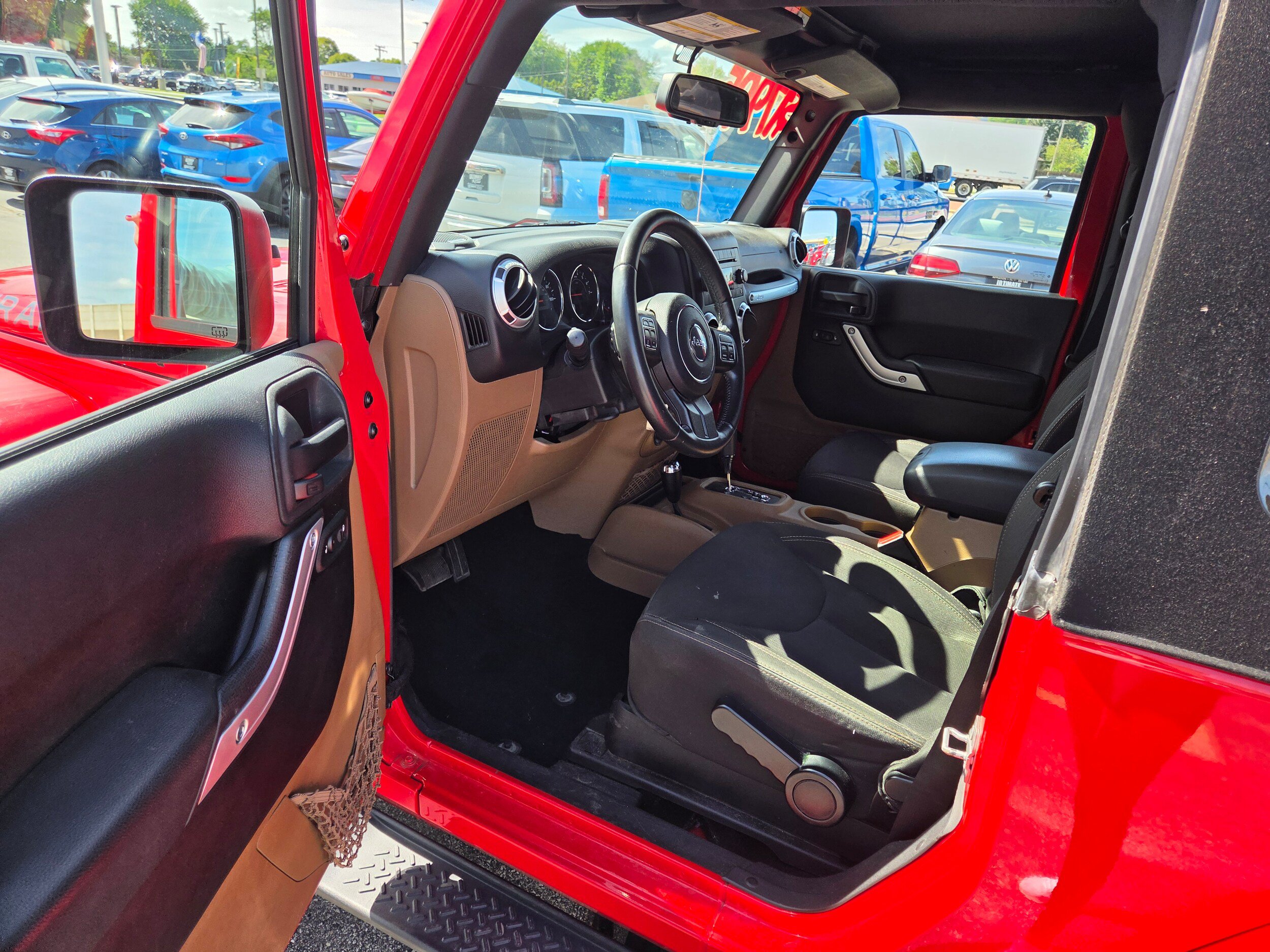 Used 2015 Jeep Wrangler Sahara w/ Connectivity Group AWD/4WD image 5