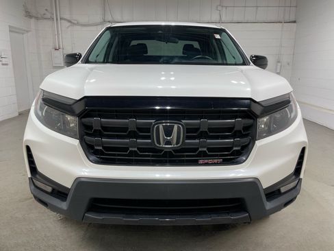 Used 2024 Honda Ridgeline Sport image 2