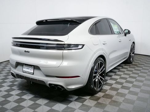New 2026 Porsche Cayenne Turbo image 27