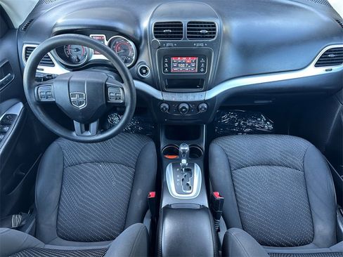 Used 2018 Dodge Journey SE image 11