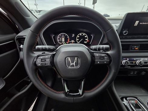 Used 2025 Honda Pilot Sport image 14