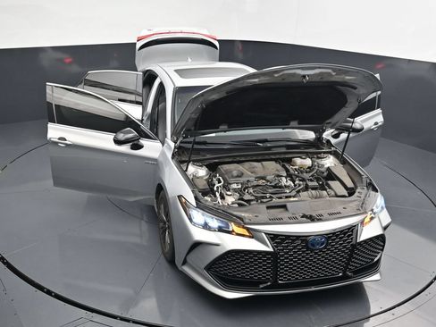 Used 2020 Toyota Avalon XSE FWD image 31