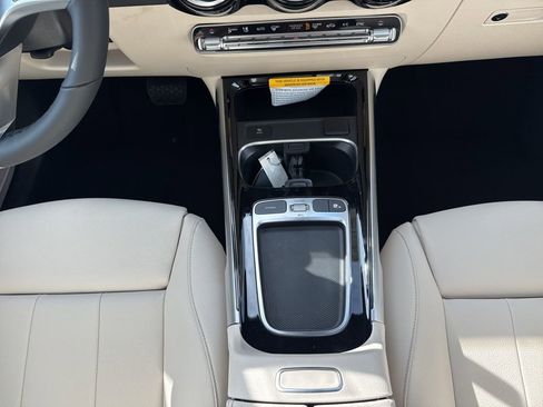 New 2026 Mercedes-Benz GLB 250 4MATIC image 23