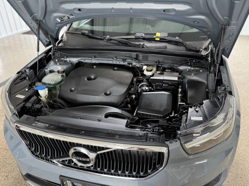 Used 2021 Volvo XC40 T5 Momentum image 22