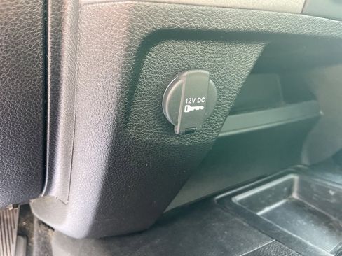 Used 2018 RAM 2500 Tradesman w/ Chrome Appearance Group image 21