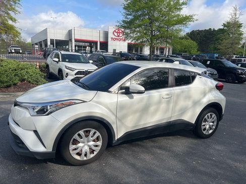 Used 2019 Toyota C-HR LE image 13