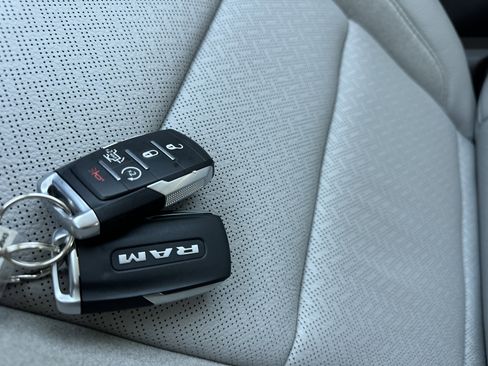 Used 2025 RAM 1500 Laramie image 20