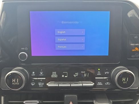 Used 2024 Toyota Highlander LE image 33