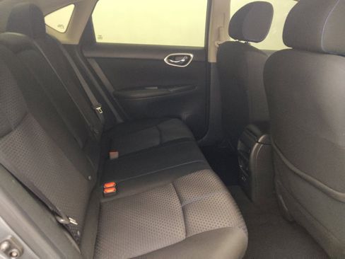 Used 2019 Nissan Sentra SR FWD image 19