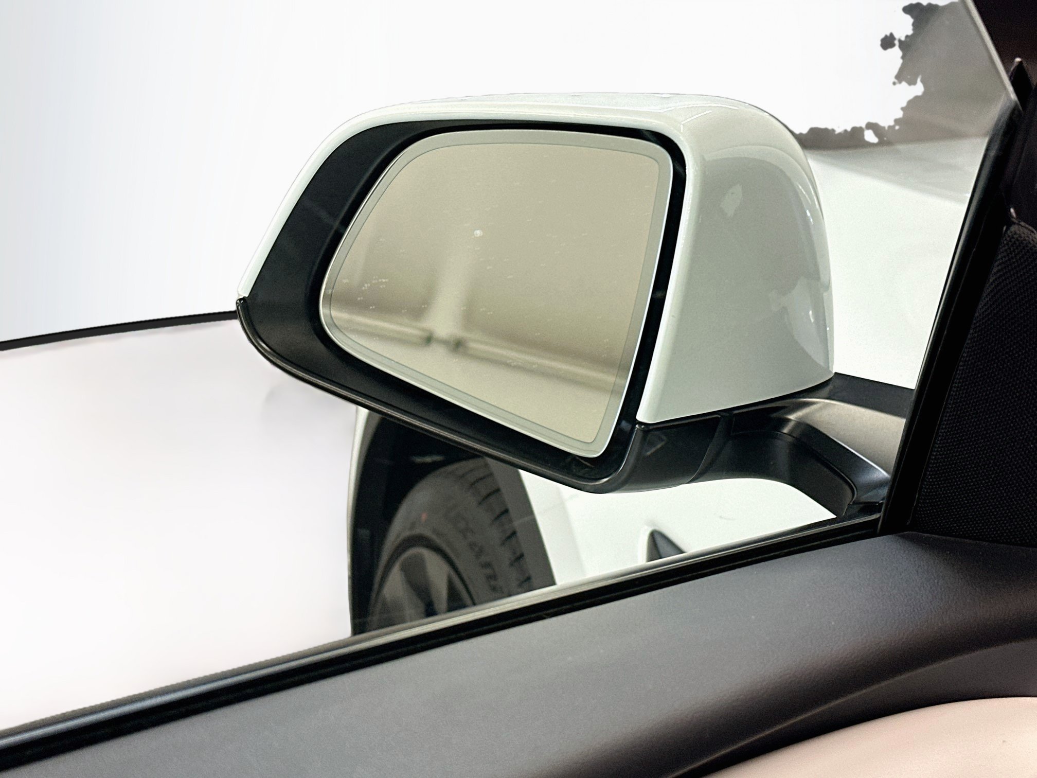Used 2025 Tesla Model Y Long Range AWD/4WD image 16