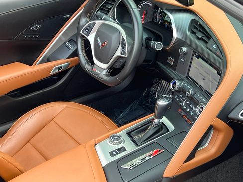 Used 2018 Chevrolet Corvette Z06 w/ Z07 Performance Package RWD image 17
