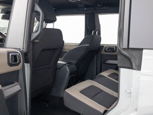 Used 2022 Ford Bronco Wildtrak image 18