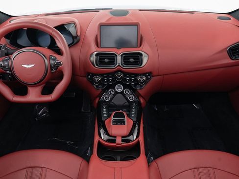Used 2021 Aston Martin V8 Vantage Roadster image 27