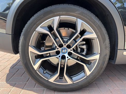 Used 2024 BMW X5 xDrive50e w/ Premium Package AWD/4WD image 13
