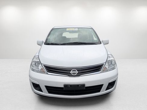 Used 2011 Nissan Versa 1.8 S image 2