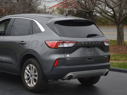 Used 2022 Ford Escape SE w/ Convenience Package image 3