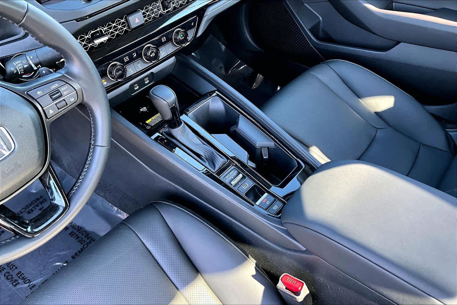 Certified 2025 Honda Accord EX-L image 17