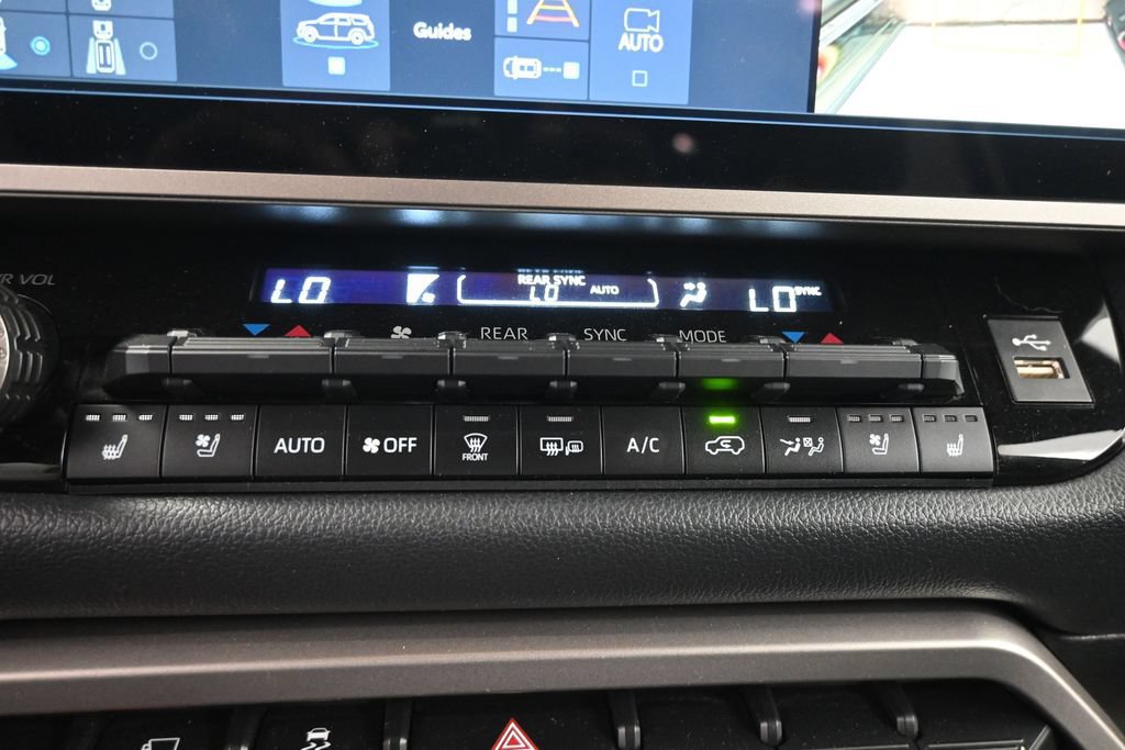 Used 2026 Toyota Sequoia Limited AWD/4WD image 11