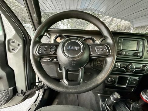 Used 2021 Jeep Gladiator Sport w/ Trailer Tow Package AWD/4WD image 11