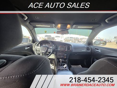 Used 2019 Dodge Charger SXT AWD/4WD image 9