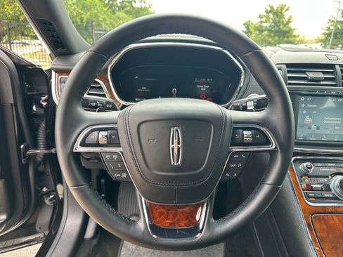 Used 2019 Lincoln Continental Select FWD image 19