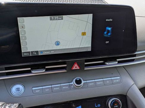 Used 2024 Hyundai Elantra SEL FWD image 22