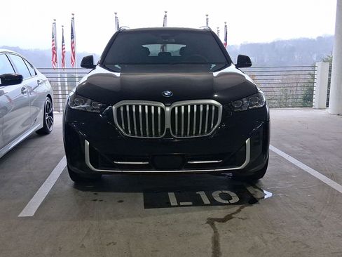 Certified 2024 BMW X5 xDrive40i w/ Premium Package image 4