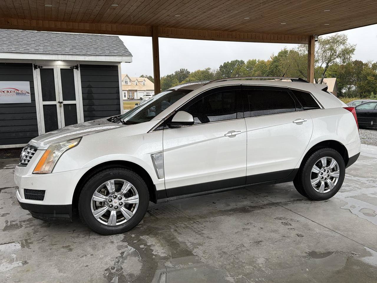 Used 2014 Cadillac SRX Luxury FWD image 2