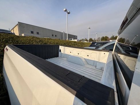 Used 2020 Chevrolet Silverado 1500 LT w/ Trailering Package image 4