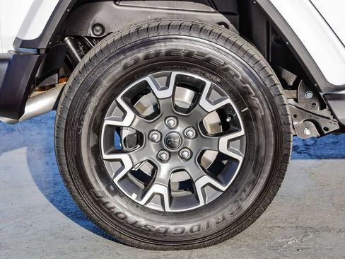 New 2026 Jeep Wrangler Unlimited Sahara AWD/4WD image 12