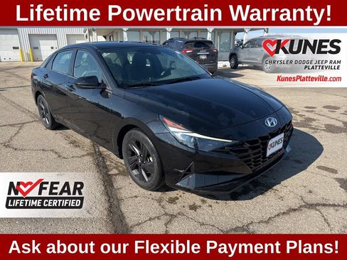 Used 2022 Hyundai Elantra SEL FWD image 1
