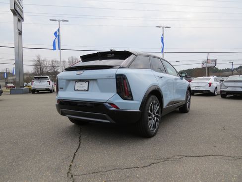 New 2026 Cadillac Optiq Sport 2 w/ LPO, Floor Liner Package image 23