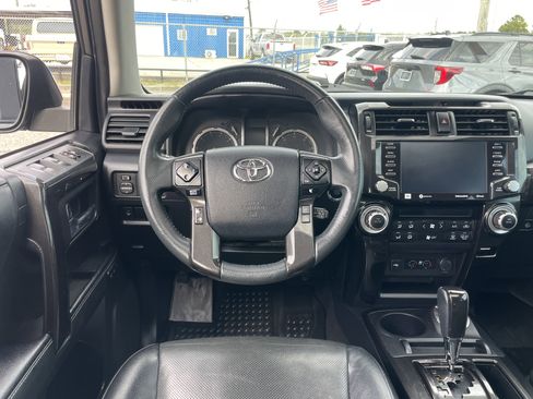 Used 2020 Toyota 4Runner Limited image 30