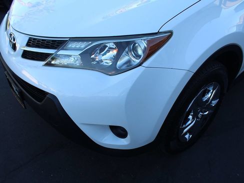 Used 2013 Toyota RAV4 LE AWD/4WD image 10