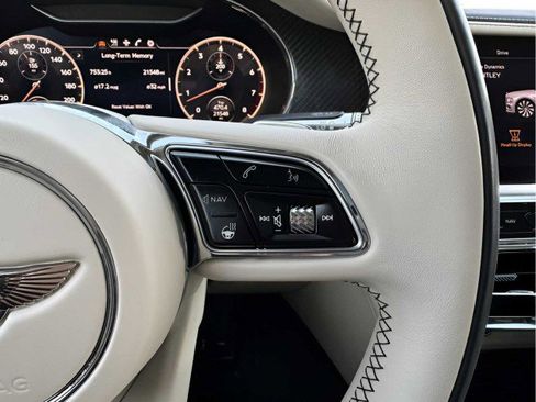 Used 2022 Bentley Flying Spur W12 image 38