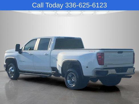 Used 2025 Chevrolet Silverado 3500 LT AWD/4WD image 3
