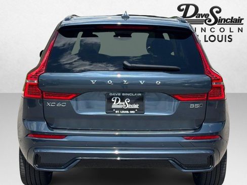 Used 2024 Volvo XC60 B5 Ultimate w/ Protection Package Premier AWD/4WD image 4