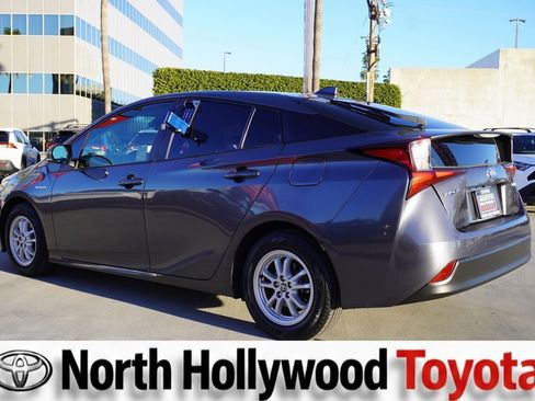 Used 2022 Toyota Prius LE image 5