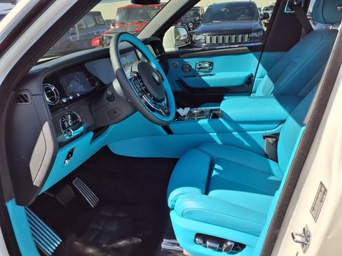 Used 2025 Rolls-Royce Cullinan Black Badge image 10