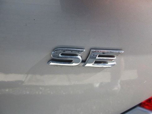 Used 2014 Toyota Camry SE image 10