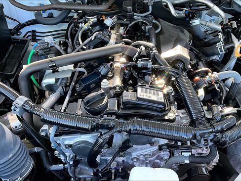 Certified 2024 Toyota Tacoma SR5 AWD/4WD image 33