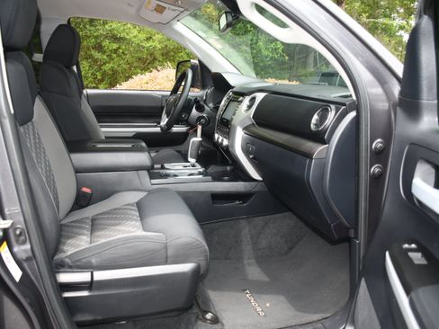 Used 2019 Toyota Tundra SR5 w/ SR5 Upgrade Package RWD image 19