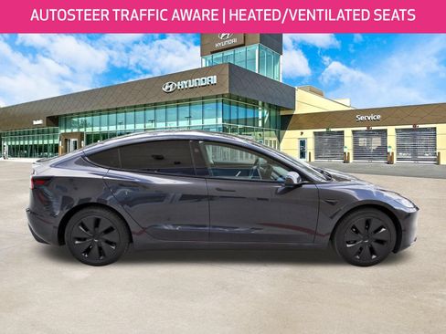 Used 2024 Tesla Model 3 Standard Range RWD image 4