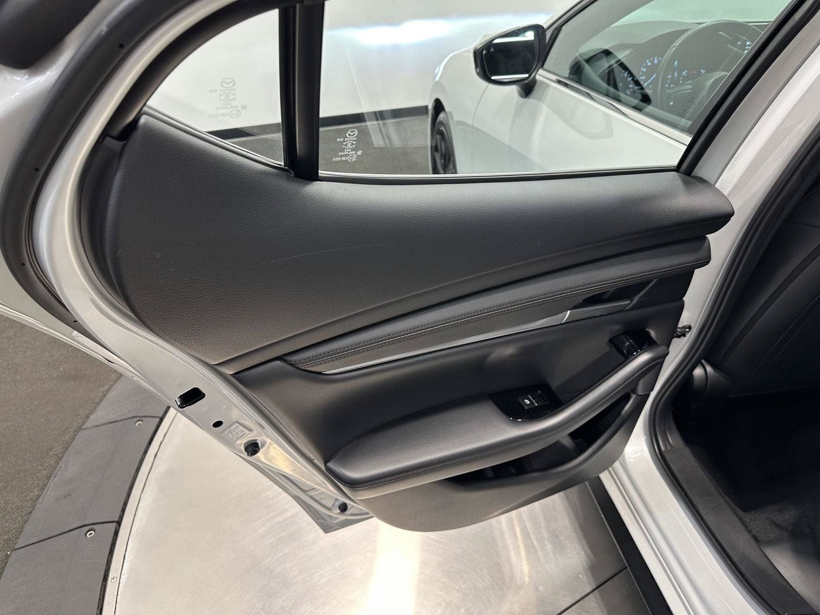 Used 2024 MAZDA MAZDA3 s FWD image 24